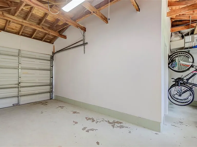 3200 W De Bazan Ave — Photo 23