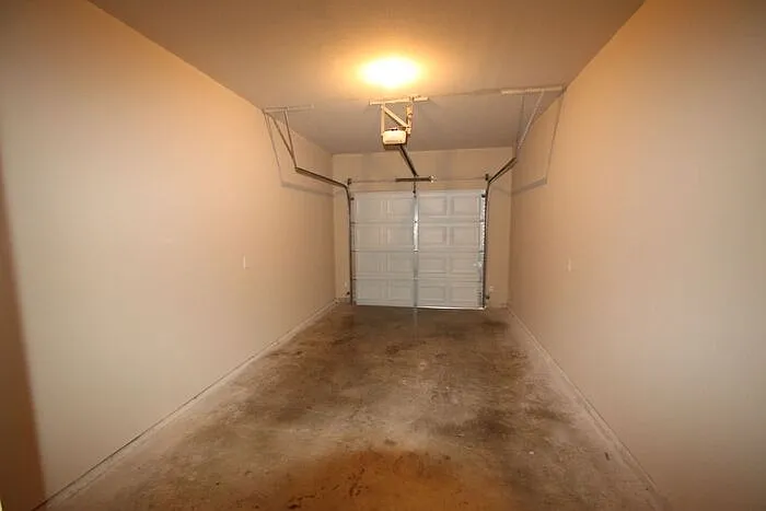 3219 Karen St — Photo 10