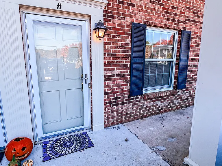 2350 E Bay Meadows Ct #H — Photo 3