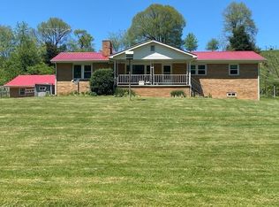 160 Hawthorne Hollow Rd, Rural Retreat, VA 24368