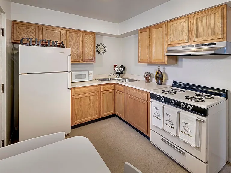Eden Prairie Apartments — Photo 23