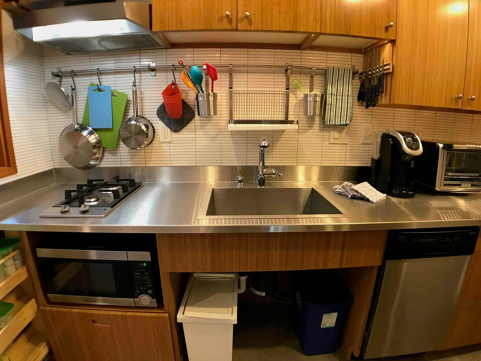 1 bed, 700 sqft, $2,200 — Photo 3