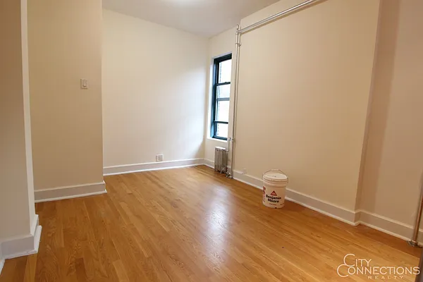 Rented by City Connections Realty | media 16