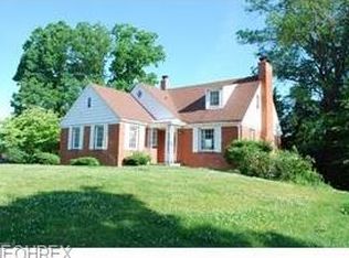 5906 W Ridgewood Dr, Parma, OH 44129