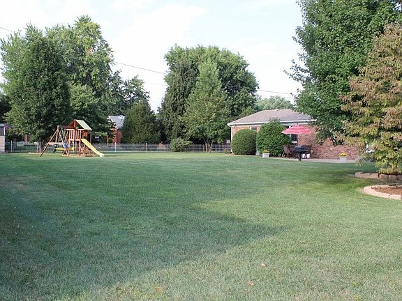 5th image of 3442 Monticello Dr