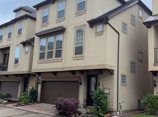 10607 Enclave Shadows Ct, Houston, TX 77043