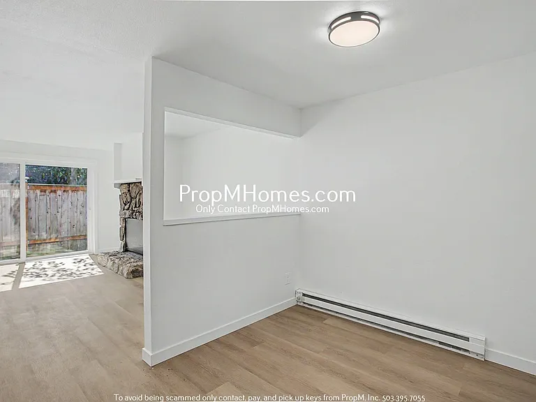2218 SE Tacoma St — Photo 8