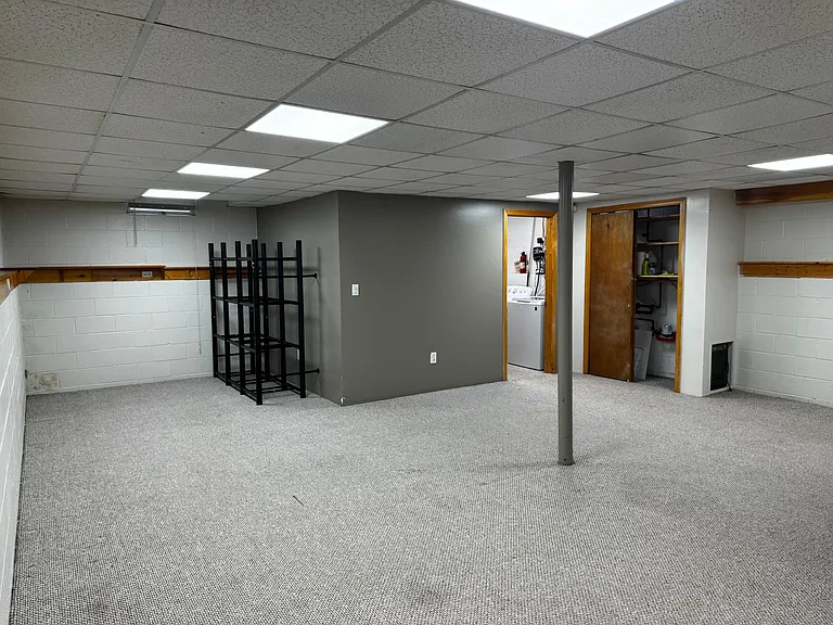 881 Linden Ave — Photo 24