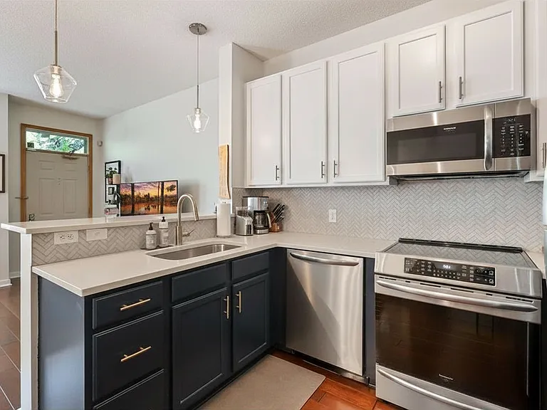 615 N 1st St #115 — Photo 3