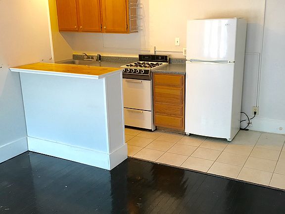 2nd image of 260 Chestnut Hill Ave