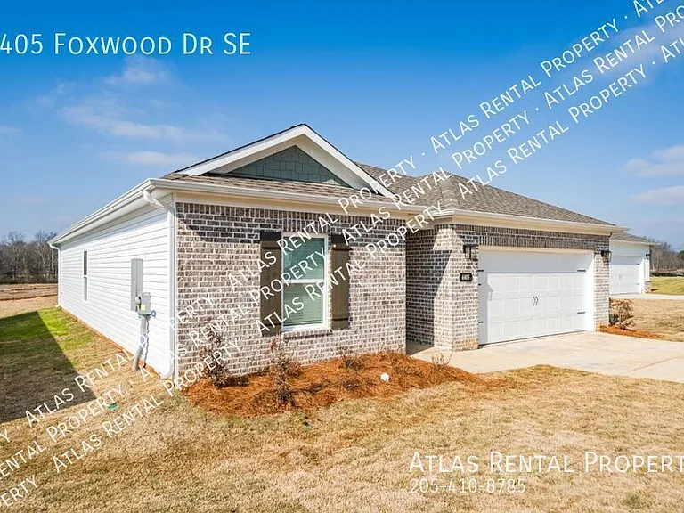 4405 Foxwood Dr — Photo 2