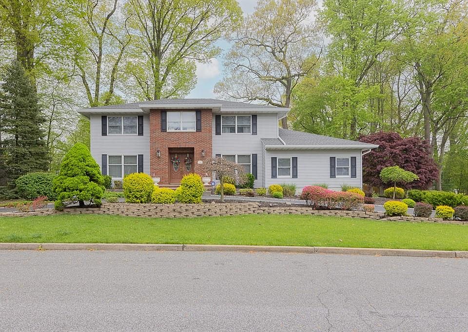 1st image of 3 Perillo Court