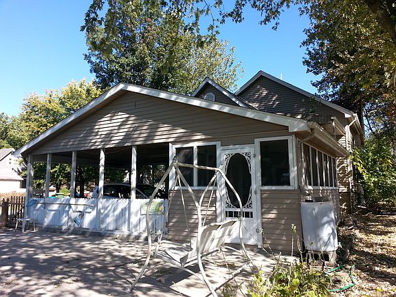 Screened porch/16'x30' patio