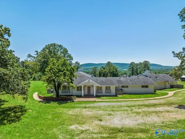 290 Clearvue Rd, Huntsville, AL 35811