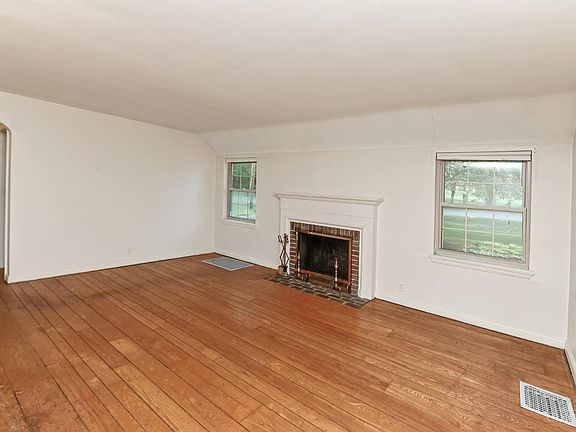 4th image of 5941 Wayside Ave