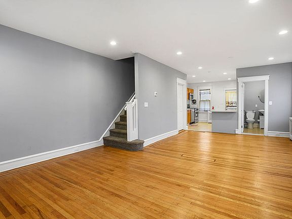 2nd image of 201 W Ashland Ave