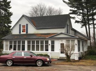 157 Seminole Rd, Norton Shores, MI 49444