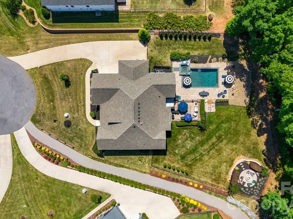 115 Hillside Cove Ct, Mooresville, NC 28117