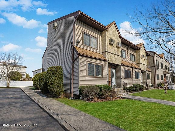 2nd image of 360 Barlow Ave APT 40
