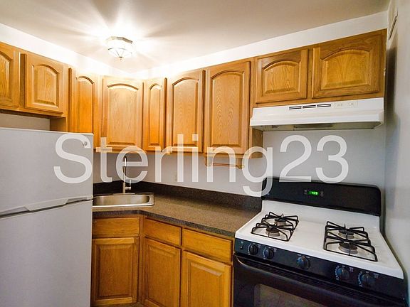 4th image of 3132 31st St APT 3D