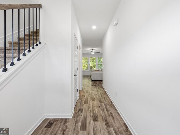 3rd image of 1110 Burgundy Dr