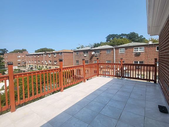 3rd image of 3055 Philip Ave #3