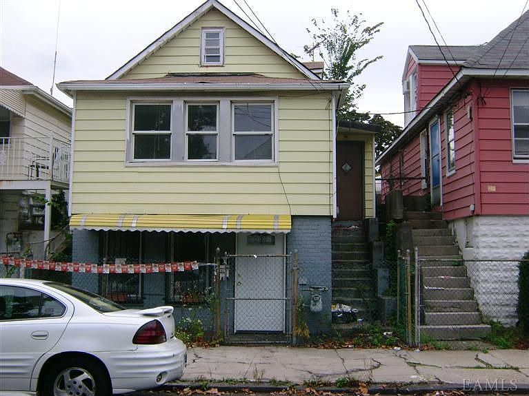 2nd image of 361 Underhill Ave