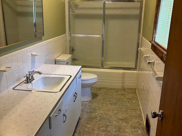 521 N Howard Ave — Photo 6