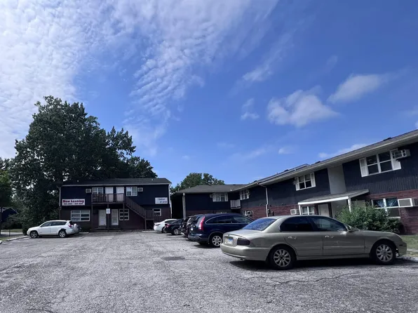 516 S Poplar St, Carbondale, IL 62901