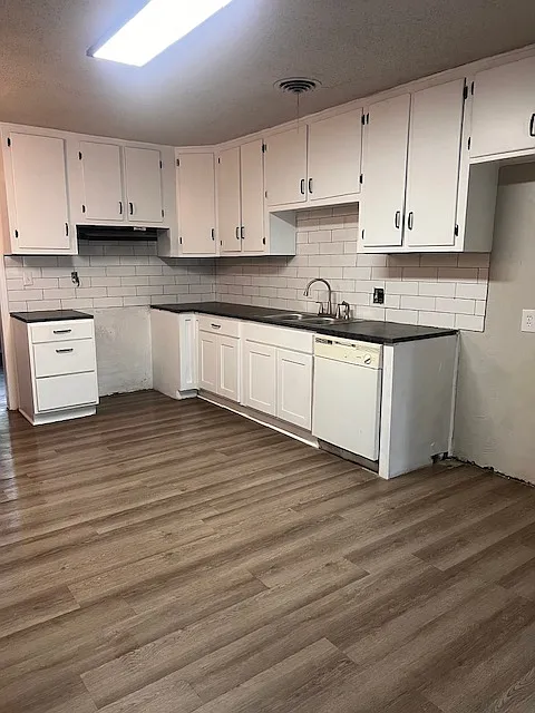 4 bed, 1204 sqft, $1,300 — Photo 4