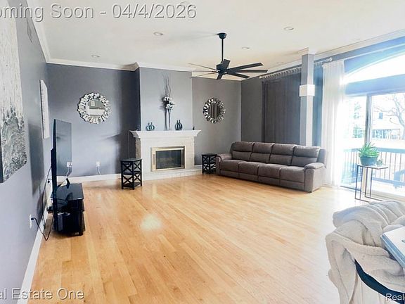 4th image of 2171 Crystal Dr #28