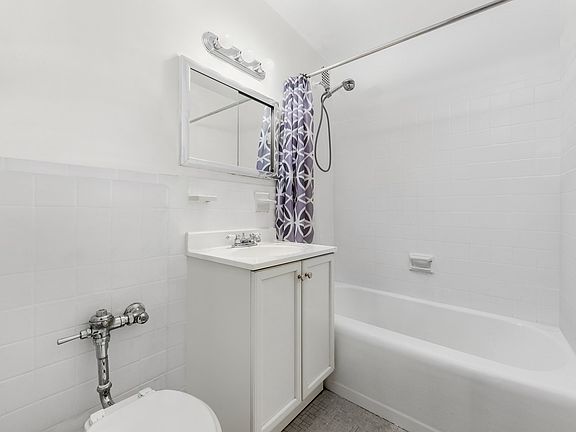 5th image of 155 E 38th St APT 16H