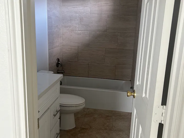 2724 Avenue D — Photo 7
