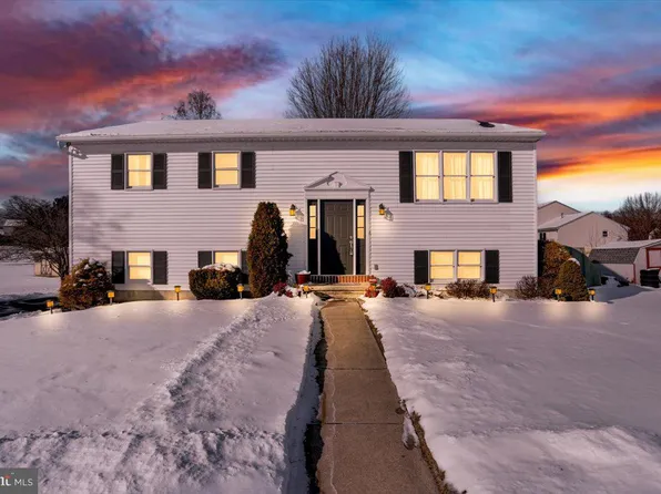 409 Leesport Ave, Leesport, PA 19533