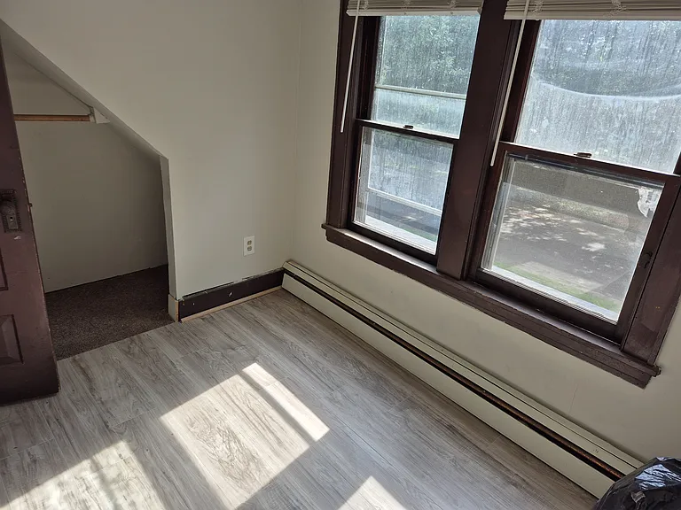 2622 Upton Ave N — Photo 14