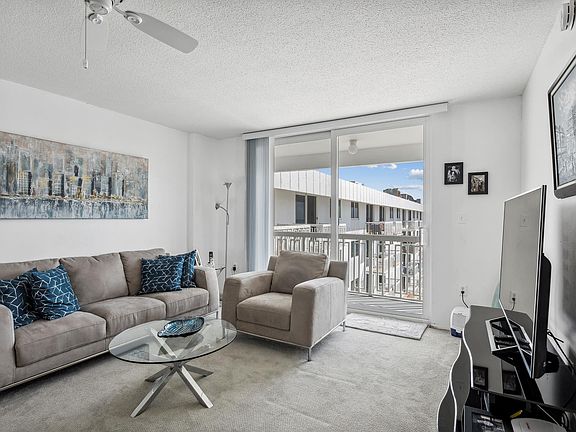 5th image of 401 Ocean Dr APT 1106