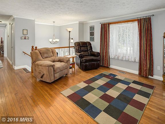 4th image of 1732 Whitewood Ln