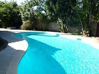 3rd image of 885 Kent Dr