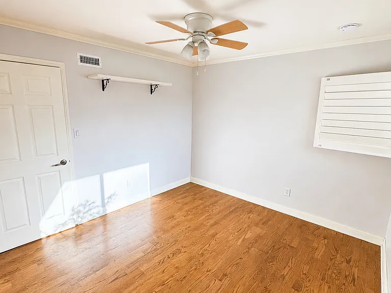 2312 Finch Ln — Photo 9
