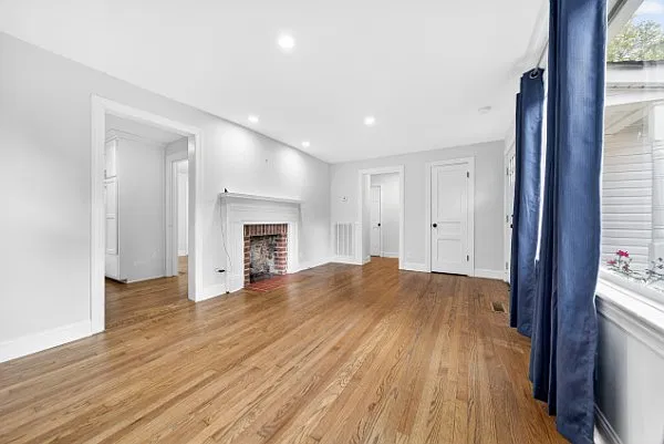 3 bed, 1124 sqft, $1,795 — Photo 1