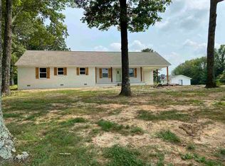 8120 State Route 100 E, Jacks Creek, TN 38347