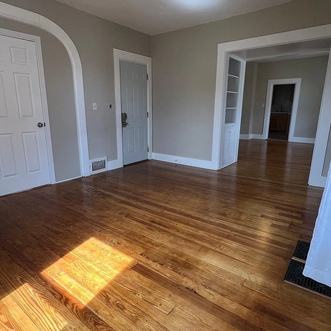 784 Wilson Ave — Photo 3