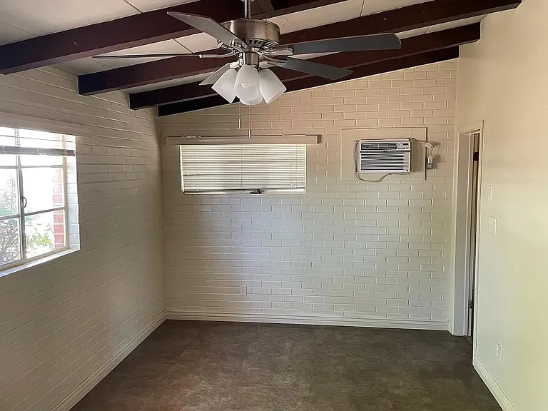2146 N Margaret Ave #A — Photo 2