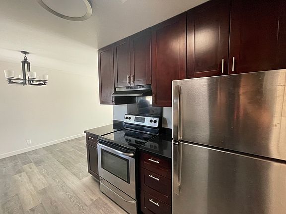 5th image of 122 Barneson Ave #3