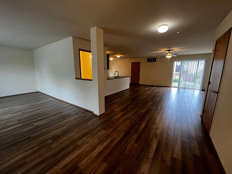 1817 Johnson Ave — Photo 7