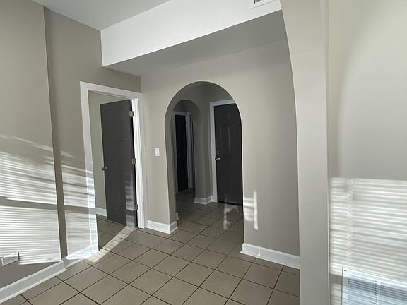2nd image of 3146-3150 W Franklin Blvd #3146