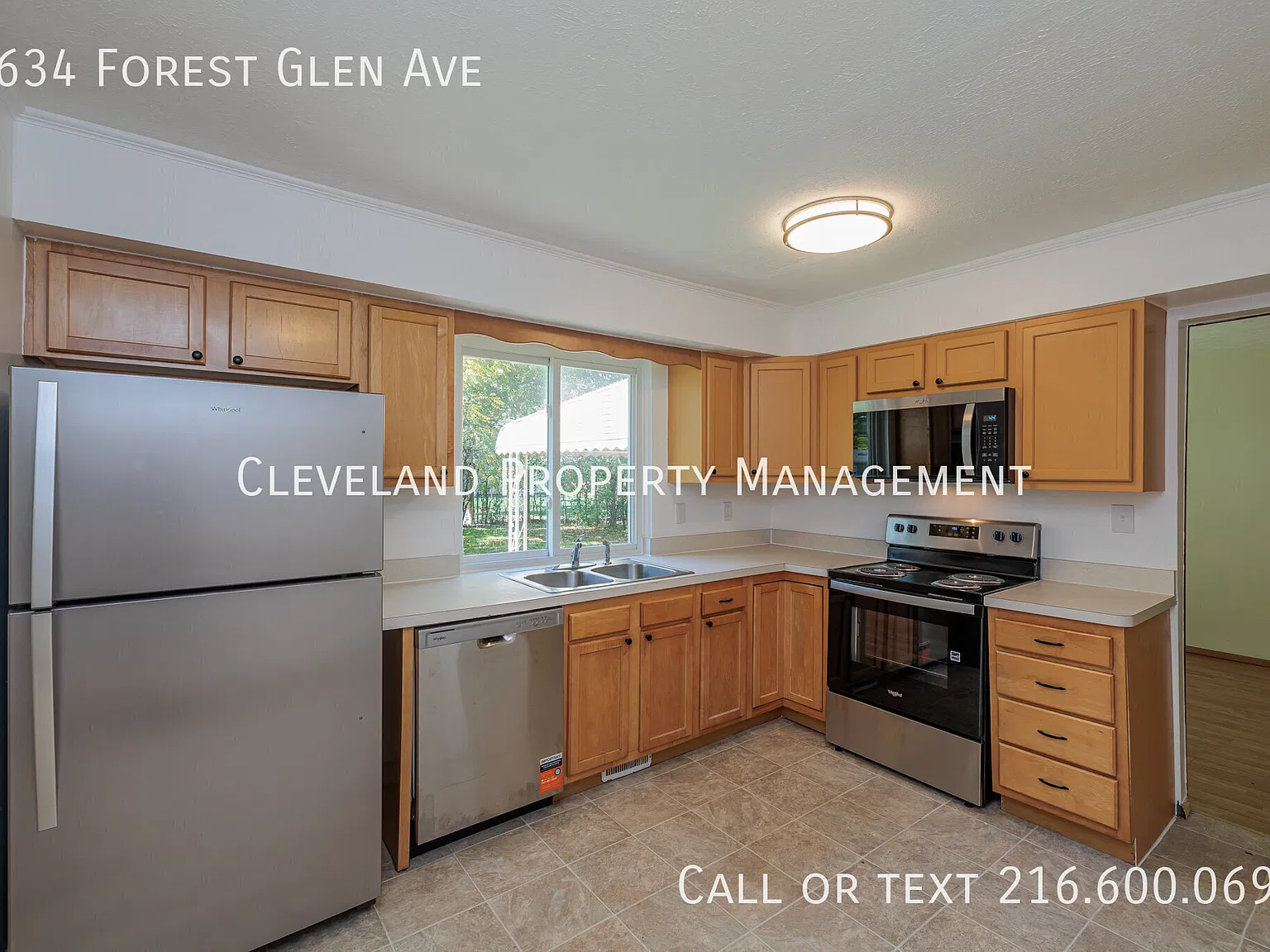 Spacious 4-Bedroom Home for Rent in Solon — Photo 2