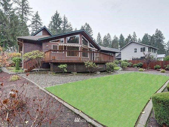 4th image of 671 E Country Club Dr E