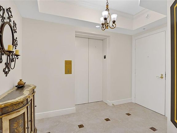 5th image of 1060 Borghese LN #702