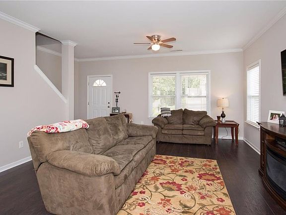 4th image of 816 Shillington Ln #46